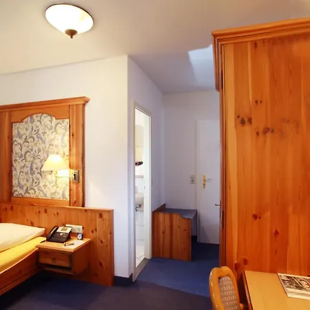 Goldener Hirsch Hotell 3*