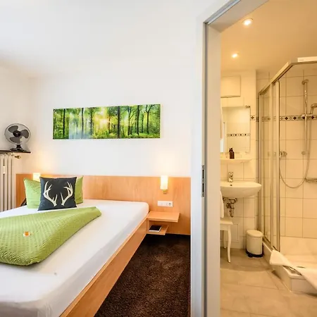 Hotell Goldener Hirsch 3*