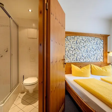 Goldener Hirsch Hotell 3*
