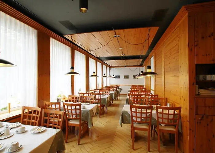 Hotel Goldener Hirsch 3*