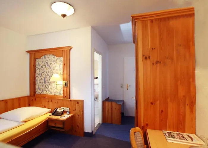 Goldener Hirsch Hotel 3*