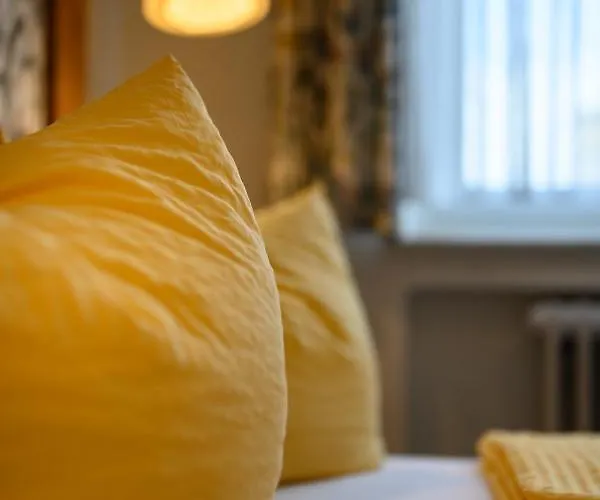 Hotel Goldener Hirsch 3*