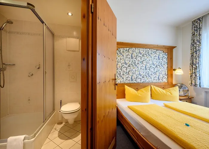 Goldener Hirsch Hotel 3*